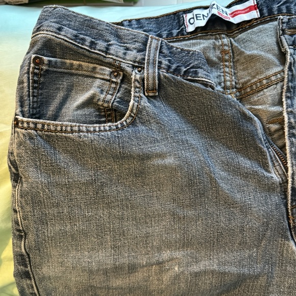 DENIZEN - Picture 3 of 16